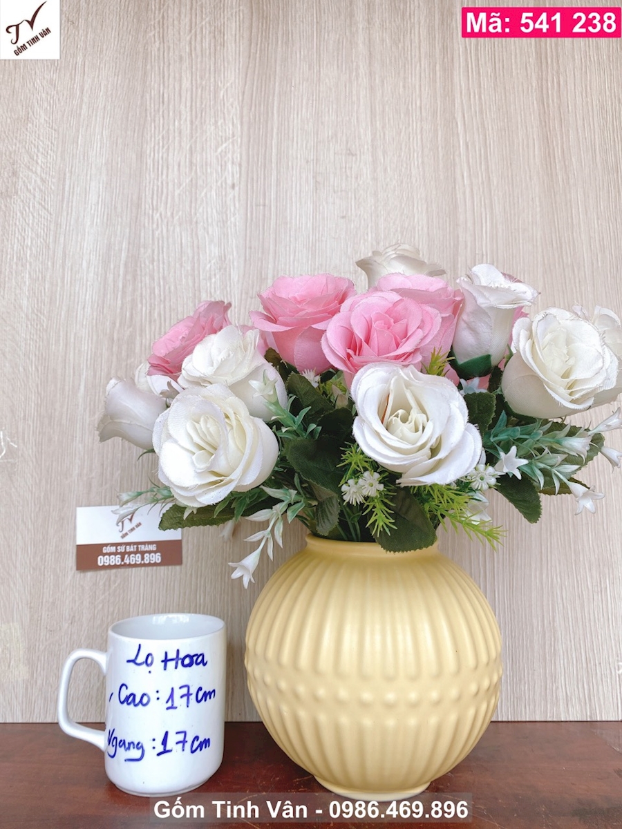Bình cắm hoa dáng tròn, mã 541238, men vàng khắc hoa văn, kiểu dáng hiện đại, gốm bát tràng tinh vân