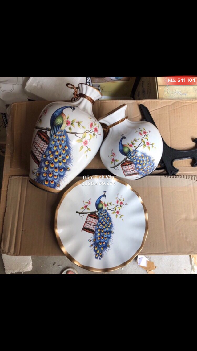 Bộ 3 bình hoa và đĩa nghệ thuật, mã 541104, men trắng vẽ chim công, gốm sứ bát tràng tinh vân