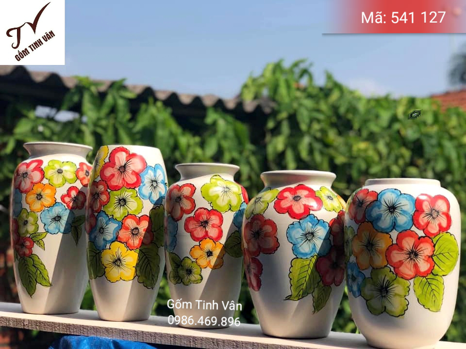 Bộ 5 bình bông, mã 541127, vẽ hoa ngũ sắc trên nền trắng trang nhã , cao 25-30 cm, hoa văn vẽ tay tỉ mỉ, sang trọng, gốm bát tràng, tinh vân