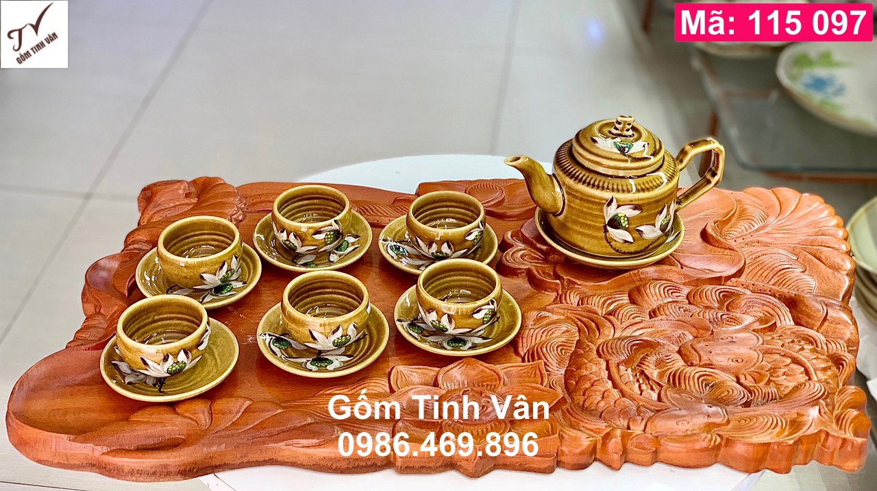 Bộ bình trà, ấm chén, ko khay, mã 115097, dáng quai vuông, 500ml, men hoàng thổ, vẽ hoa sen, gốm bát tràng tinh vân