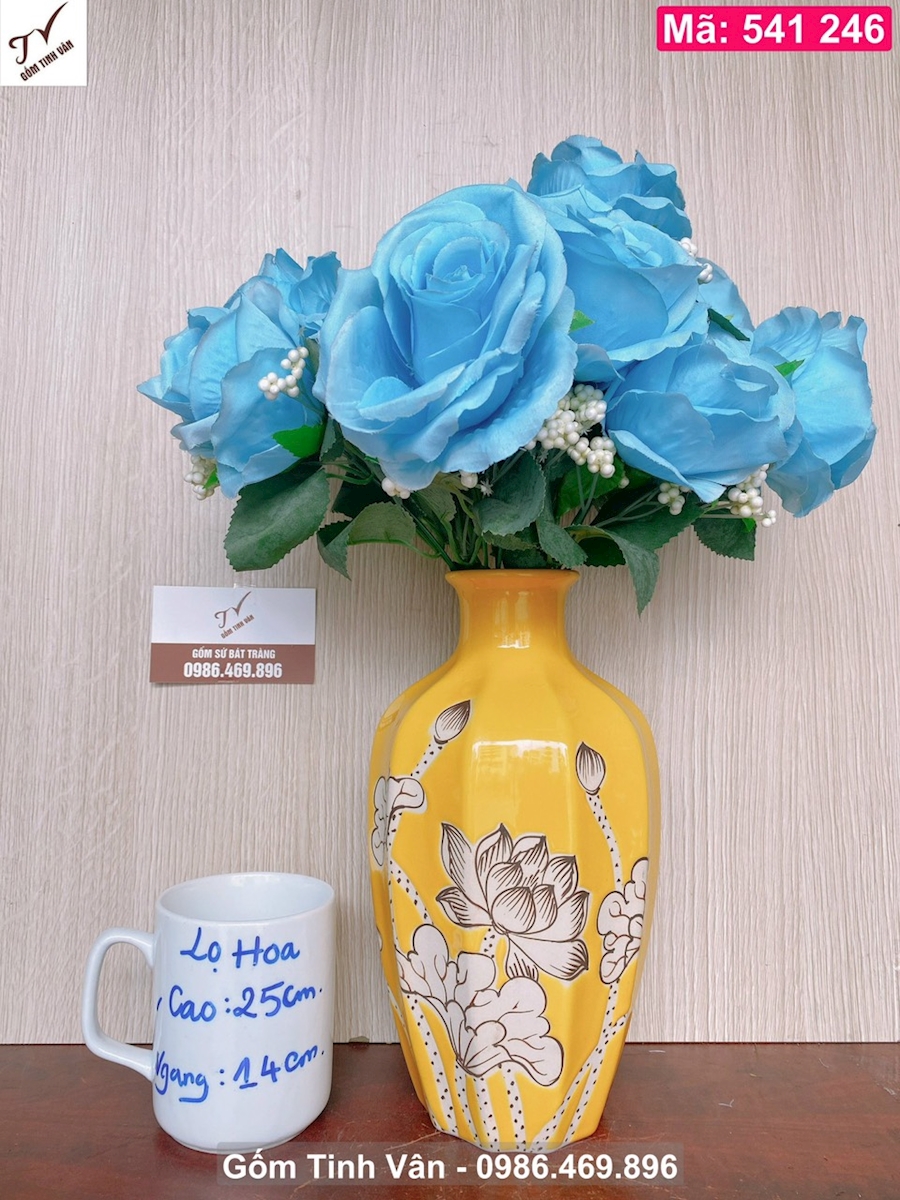 Lọ hoa men vàng, mã 541246, dáng khế, vẽ tay hoa sen, cao 25 cm, bày phòng khách, gốm tinh vân bát tràng