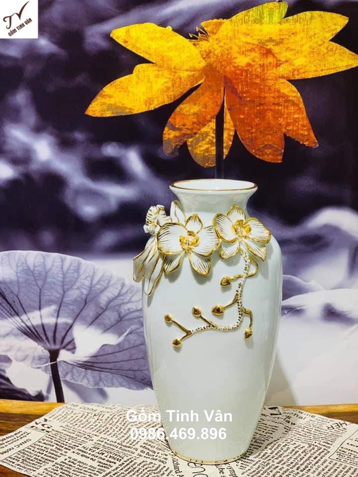 VIDEO Bình bông, lọ hoa men trắng hoa văn nổi 3D, vẽ vàng 24k cao cấp, mã 543070
