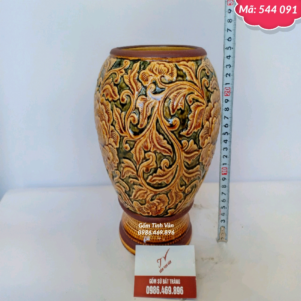 Bình bông nghệ thuật, mã 544091, men nâu vàng, chạm khắc nổi, hoa phù dung, gốm bát tràng, tinh vân, cao 25 cm