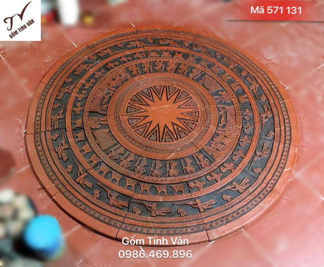 Tranh ghép đắp nổi, mã 571131, trống đồng đông sơn âu lạc, đường kính 1 mét, hoạ tiết sắc nét, tinh xảo, gốm sứ bát tràng, tinh vân