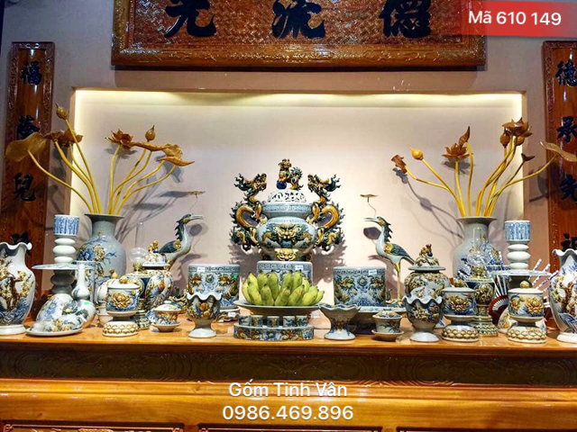 Bày ban thờ gia tiên đúng cách, mã 610149, men rạn cổ, rồng đắp nổi, gốm sứ bát tràng, tinh vân