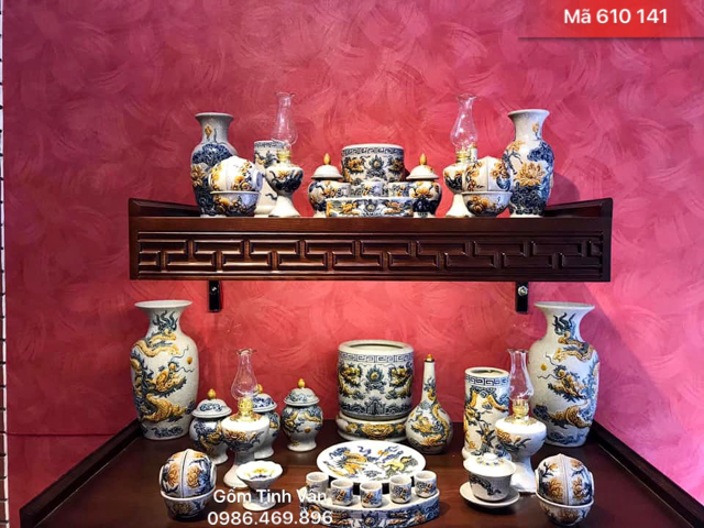 Bộ đồ thờ cúng, mã 610141, ban gia tiên, ban phật, men rạn cổ rồng đắp nổi, gốm bát tràng, tinh vân