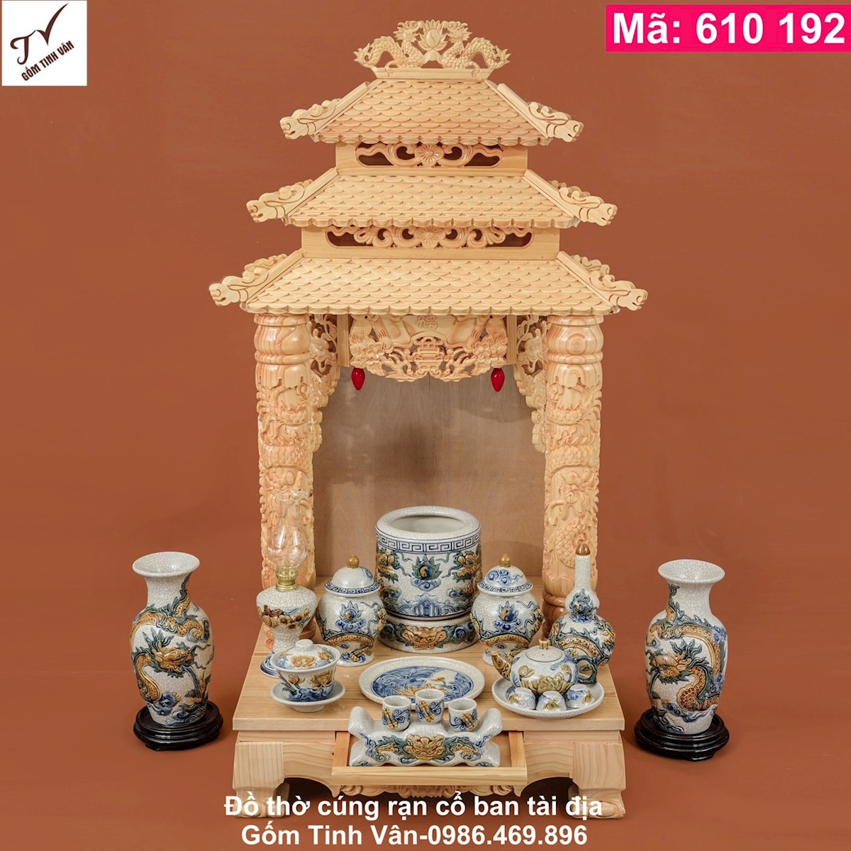 Bộ đồ thờ cúng bàn thờ thần tài địa, mã 610192, men rạn cổ hoa văn rồng và hoa sen đắp nổi 3D, gồm bát nhang, đèn dầu, bình bông, bộ 3 ly nước, bát nước có nắp, bộ trà mini, đĩa trái cây, chóe tài lộc, nậm rượu..., gốm sứ bát tràng tinh vân