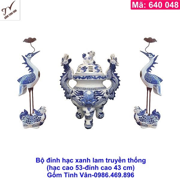 Bộ đỉnh hạc tam sự, mã 640048, men xanh lam truyền thống,hoa văn đắp nổi 3D, hạc chân đồng thanh thoát tinh tế, bộ đồ thờ cúng trang trọng, trưng bày ban thờ đẹp, hạc cao 53 đỉnh cao 43 cm, gốm sứ bát tràng tinh vân