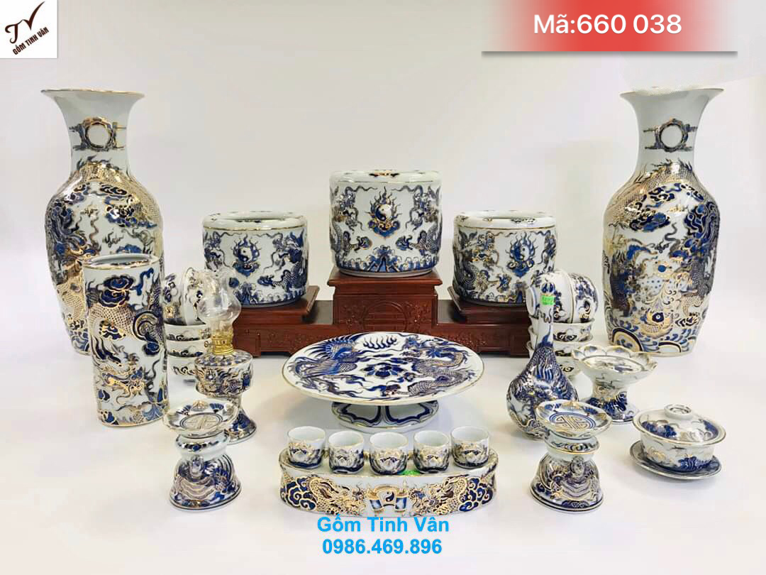 Bộ đồ thờ cúng xanh lam rồng nổi 3D, mã 660038, vẽ vàng 24k, bát nhang, lọ lục bình, mâm bồng, bát nước, chân nến, ống hương, kỷ 5 chén..., bộ bát hương vẽ vàng bát tràng