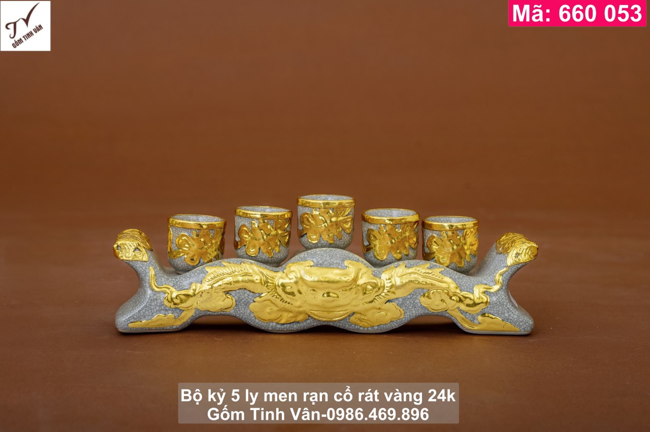 Bộ kỷ 5 chén dáng ngai vua sang trọng, mã 660053, men rạn cổ, hoa văn cuốn thư và dơi ngũ phúc đắp nổi 3 D, chạm trổ thêm viền đồng sáng bóng, bộ 5 ly nước, ly rượu cúng trên ban thờ, ban gia tiên, ban tài địa, ban thờ phật, gốm sứ bát tràng tinh vân