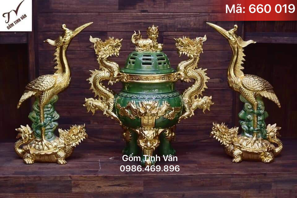 Bộ tam sự đỉnh hạc, mã 660019, men xanh ngọc lục bảo, mệnh mộc, rát vàng, chạm nổi, gốm bát tràng, tinh vân