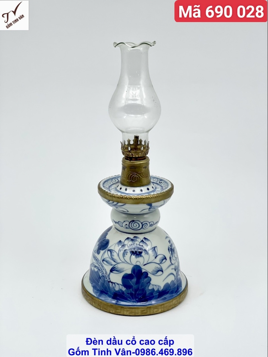 1 Chiếc đèn dầu dáng chân váy, mã 690028, men ngọc hoa văn sen xanh lam, kiểu cổ điển, dung tích 450 ml, cao 30 cm, đồ thờ cúng gốm sứ bát tràng tinh vân