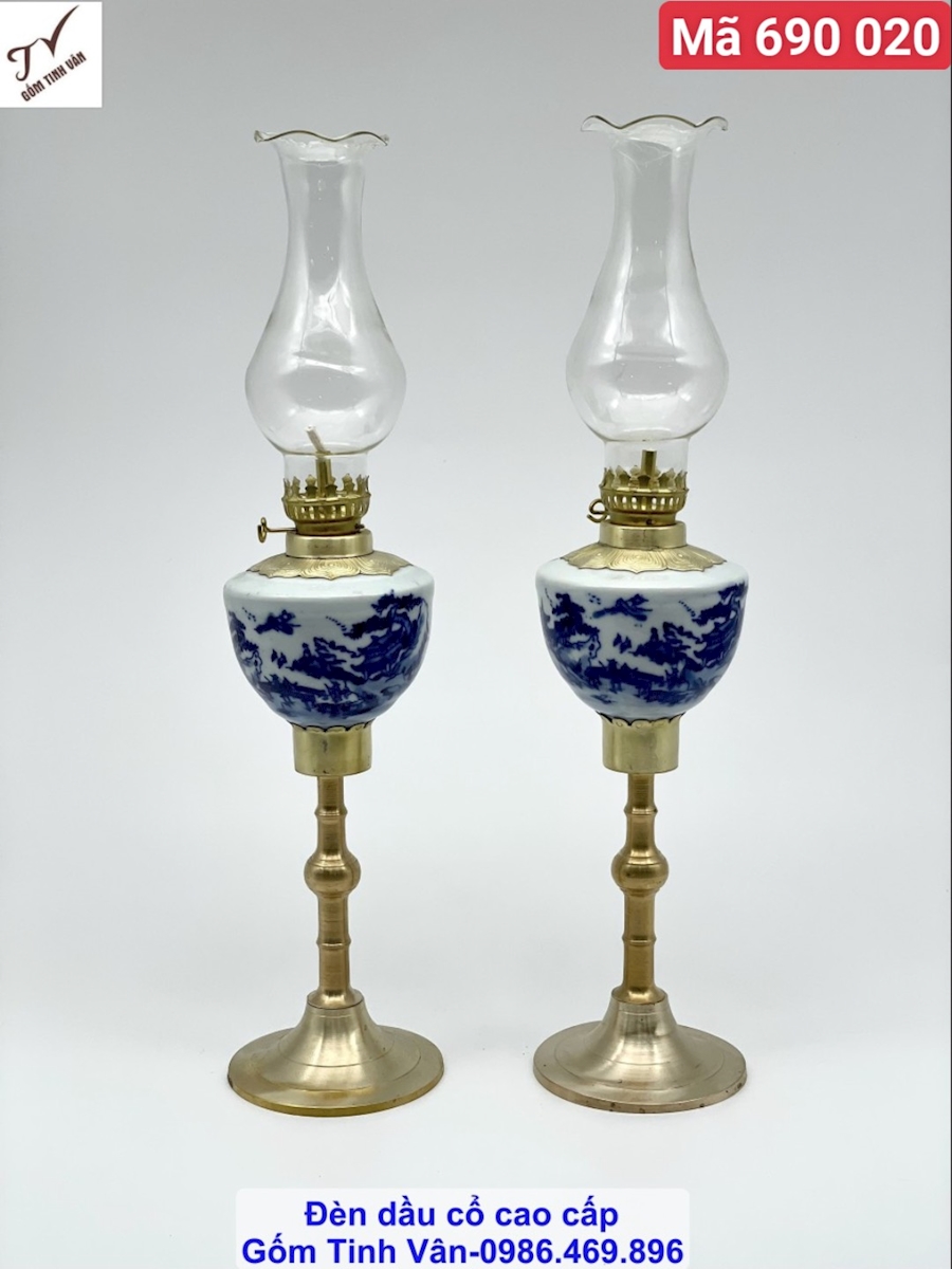 Cặp đèn dầu dáng bát, men xanh ngọc, hoa văn xanh lam kiểu cổ, vẽ tay cảnh sơn thủy hữu tình, mã 690020, dung tích 200ml, cao 38 cm, đồ thờ cúng gốm sứ bát tràng tinh vân