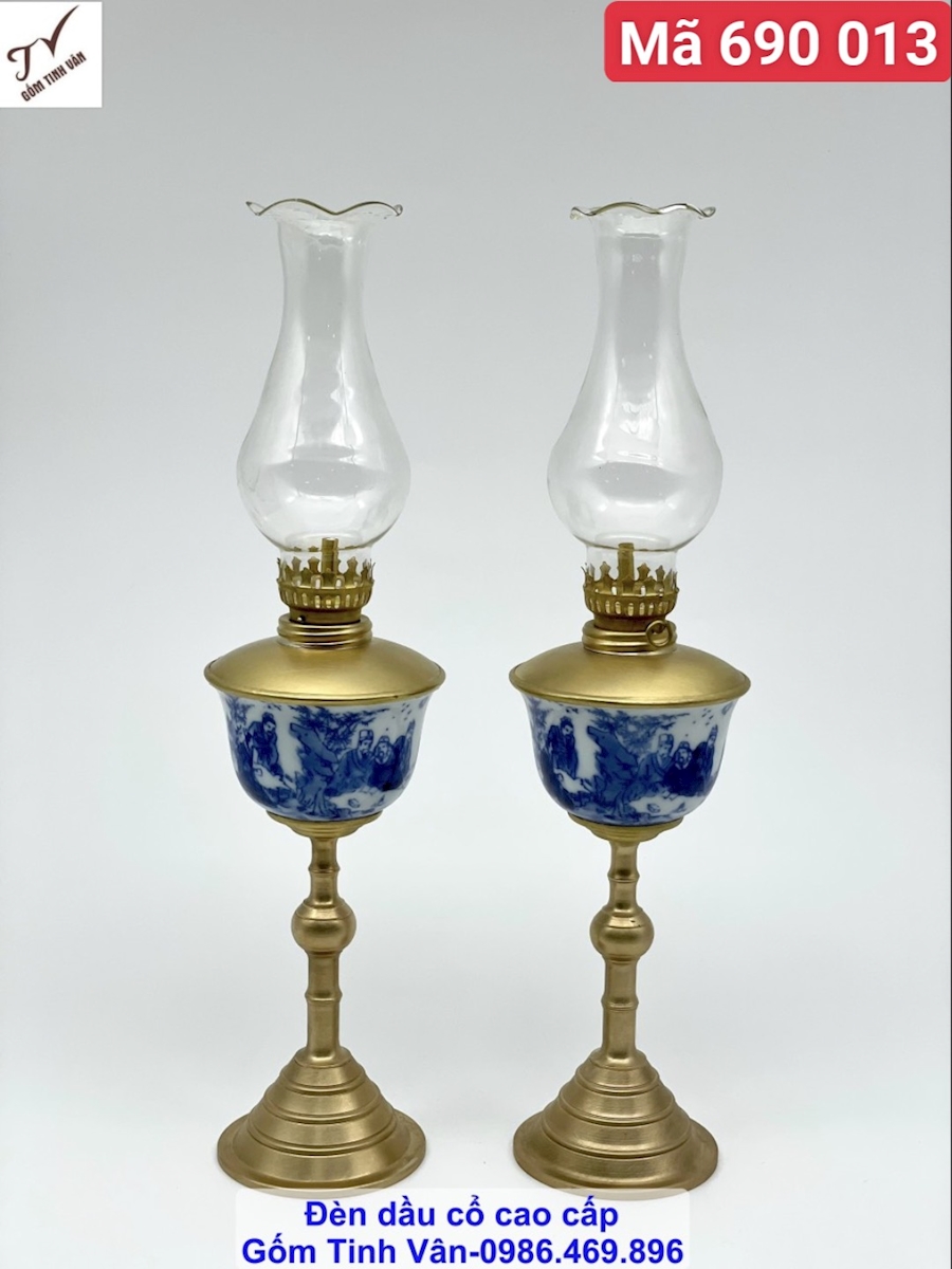Cặp đèn dầu chân đồng dáng bát thon cao, mã 690013, vẽ tay cảnh sơn thủy hữu tình, men ngọc hoa văn xanh lam truyền thống 250 ml, đồ thờ cúng gốm sứ bát tràng tinh vân