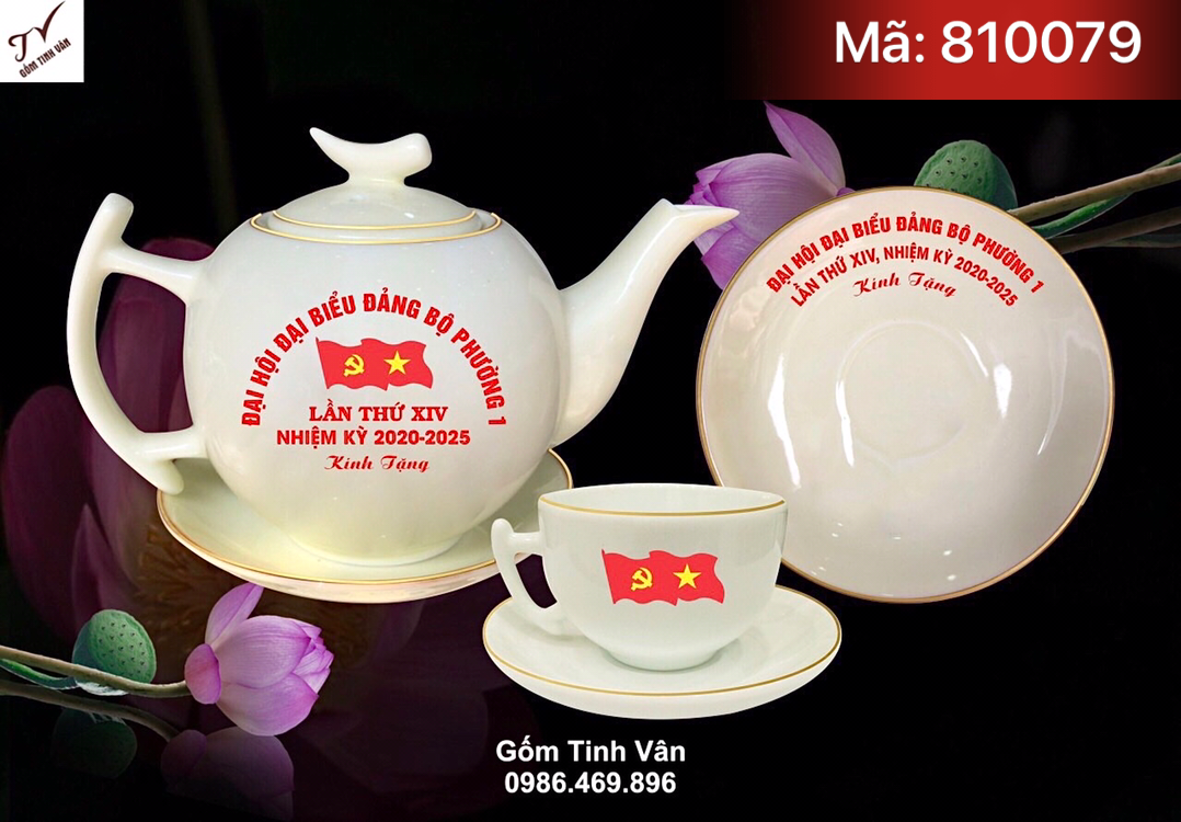 Bộ bình trà dáng bưởi cành in logo, dung tích 650ml, mã 810079, men kem vàng cao cấp, kẻ chỉ vàng 24k, in logo và chữ đại hội đại biểu đảng bộ phường 1 quận 3, lần thứ XIV, nhiệm kỳ 2020-2025, giá báo trên 100 bộ, quà tặng gốm sứ bát tràng,