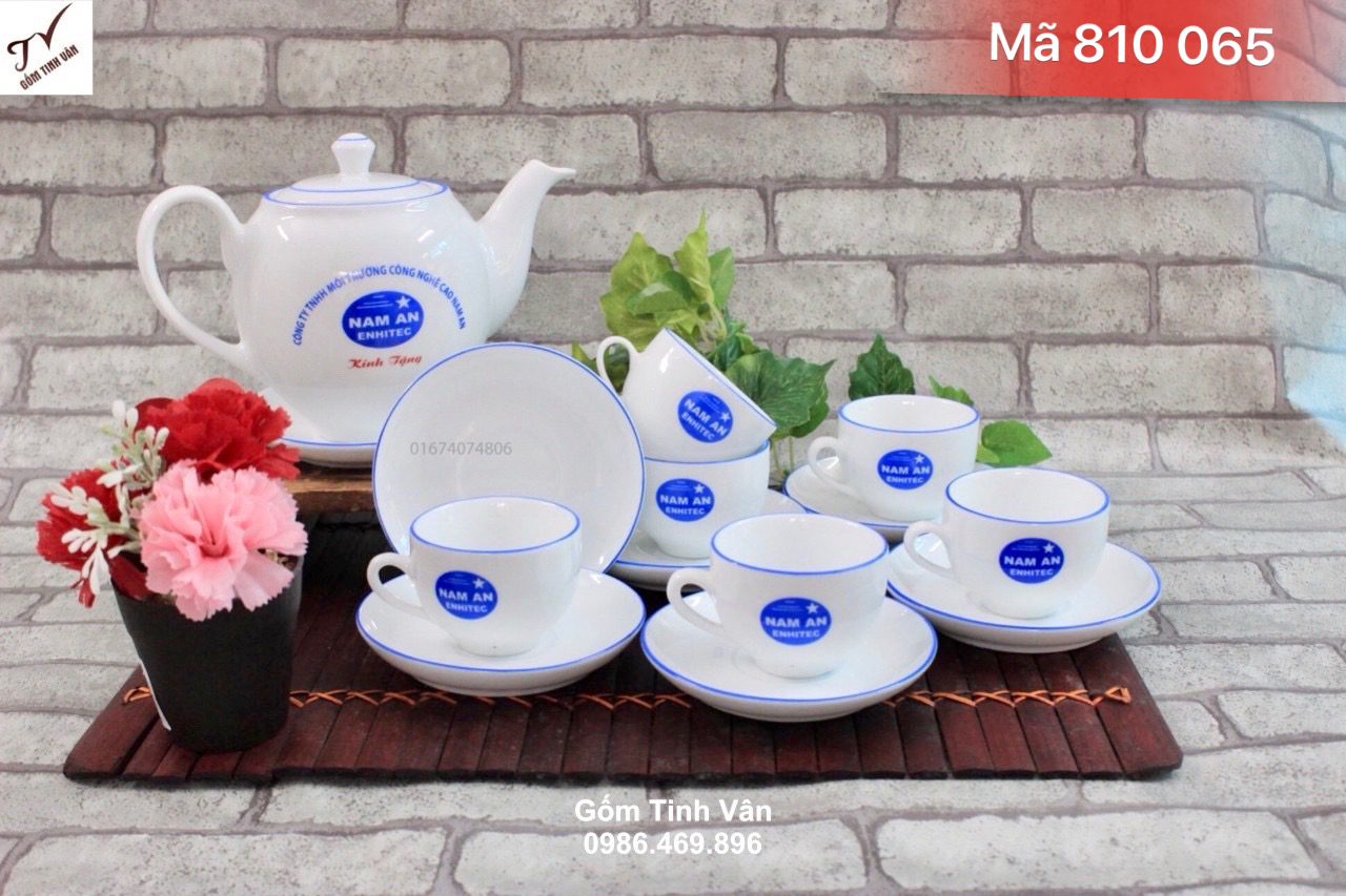 Bộ bình trà dáng minh long 2, mã 810065, men trắng kẻ chỉ xanh, in logo quà tặng khách hàng, đại hội, hội nghị, gốm sứ bát tràng cao cấp, giá báo trên 100 bộ
