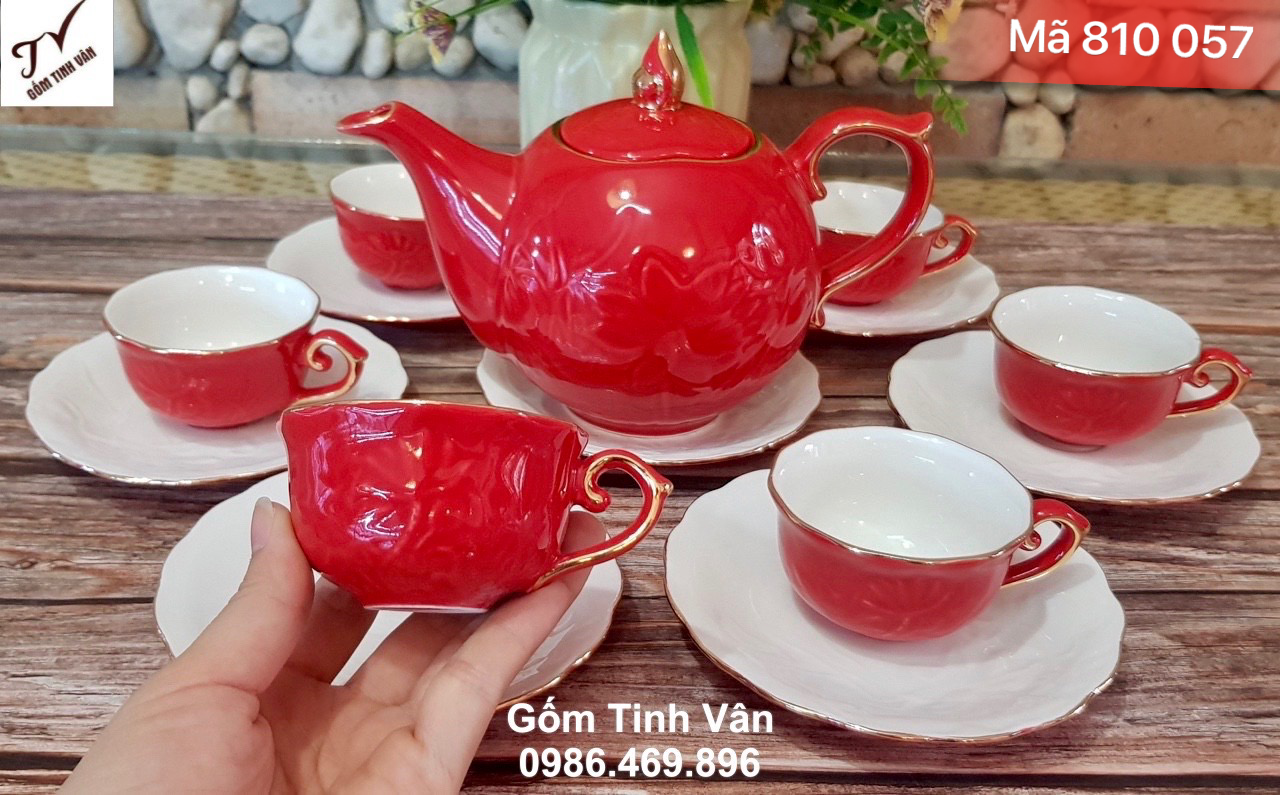 Bộ bình trà men đỏ cao cấp, kẻ chỉ vàng kim 24k, mã 810057, dung tích 600ml, in logo công ty, quà tặng hội nghị, sự kiện, gốm sứ bát tràng tinh vân, giá báo số lượng trên 100 bộ