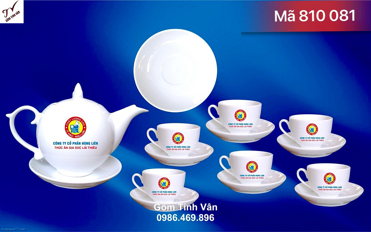 Bộ bình trà men trắng in logo, mã 810081, dáng ấm chóp lửa, dung tích 500ml, in logo công ty thức ăn gia súc lái thiêu, hùng liên, quà tặng gốm, giá báo trên 100 bộ