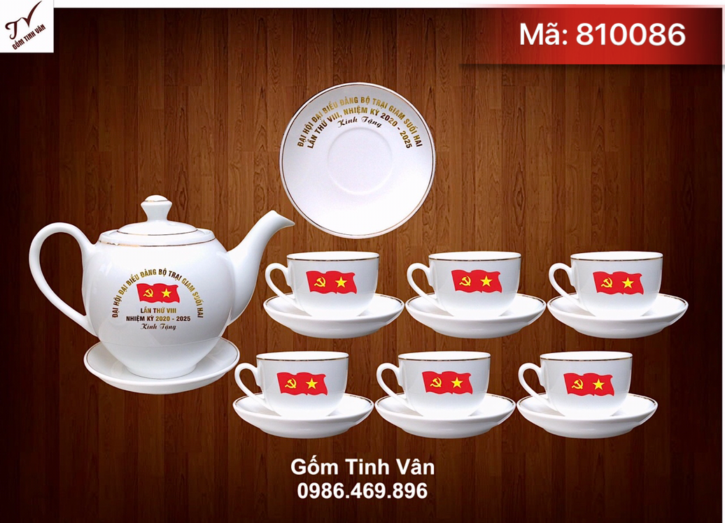 Bộ bình trà men trắng in logo, mã 810086, dáng minh long 2, dung tích 600ml, sứ trắng cao cấp, viền chỉ và chữ vàng 24k, in cờ đảng đỏ sao vàng, quà tặng gốm bát tràng