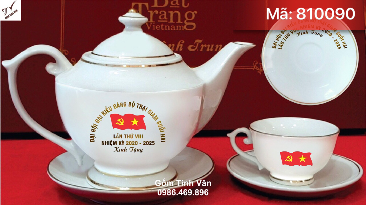 Bộ bình trà dáng quốc hội, mã 810090, dung tích 650ml, in logo đại hội đại biểu đảng bộ trại giam suối hai, sứ trắng cao cấp, viền chỉ và chữ vàng 24k, giá báo trên 100 bộ, quà tặng gốm sứ cao cấp