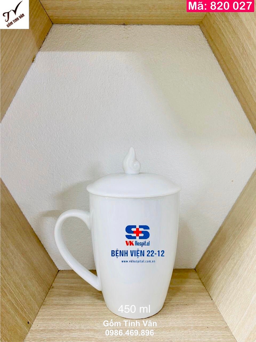 Ly sứ có nắp dáng thóp cao 12 cm, mã 820027, nắp chóp lửa, cốc sứ trắng in logo bệnh viện 22-12, giá báo trên 100 chiếc, quà lưu niệm gốm sứ