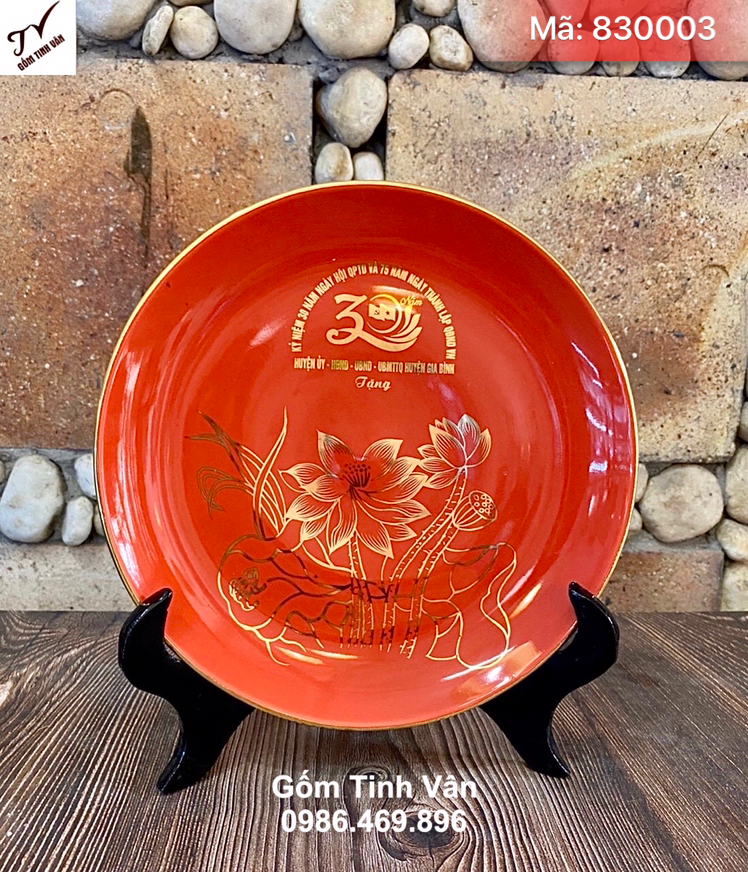 Đĩa sứ men đỏ vẽ vàng 24k, mã 830003, in logo đại hội đảng, sang trọng, quà tặng gốm bát tràng cao cấp