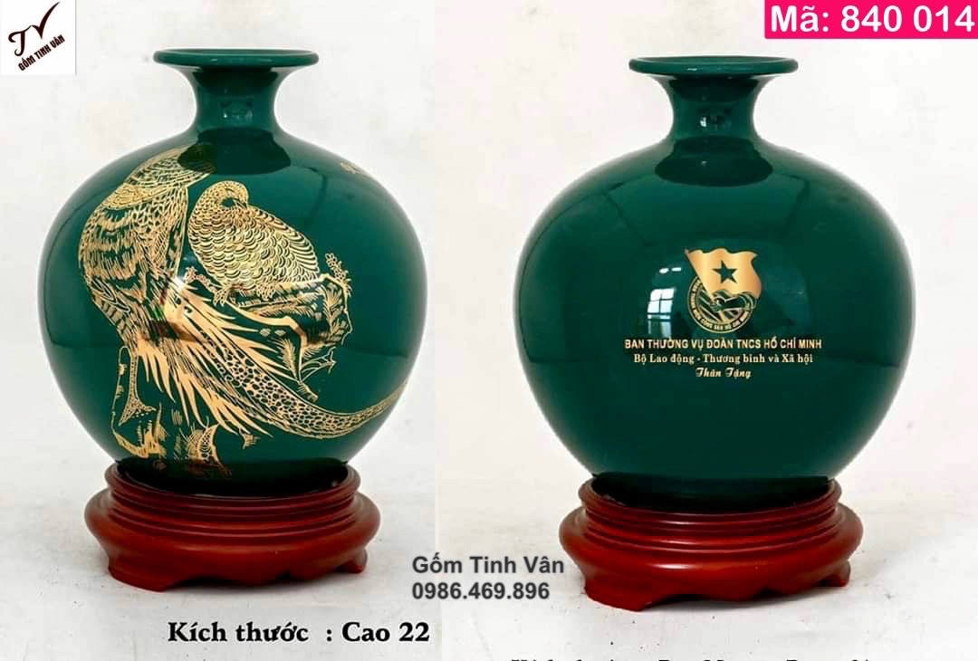 Bình hút tài lộc men xanh lục, mã 840014, in logo, chữ vàng kim, cao 22, rộng 18 cm, chân đế gỗ hương cao 4 cm, quà tặng gốm sứ cao cấp, giá báo trên 100 bình