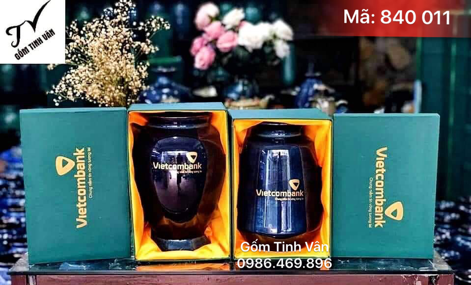 Bộ 2 bình bông in logo vietcombank, mã 840011, men xanh đen bóng, cao 25-27 cm, hộp si lót lụa vàng, quà tặng khách hàng, quà tết ý nghĩa, gốm sứ bát tràng, tinh vân
