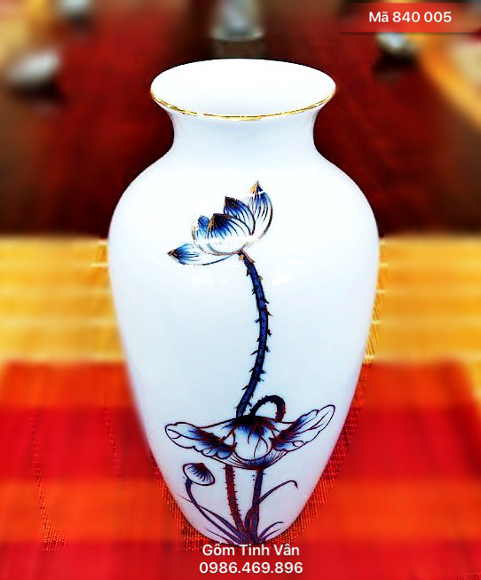 Lọ hoa men trắng, mã 840005, vẽ hoa sen xanh, vàng kim, cao 30 cm, quà tặng gốm sứ in logo, gốm bát tràng, tinh vân