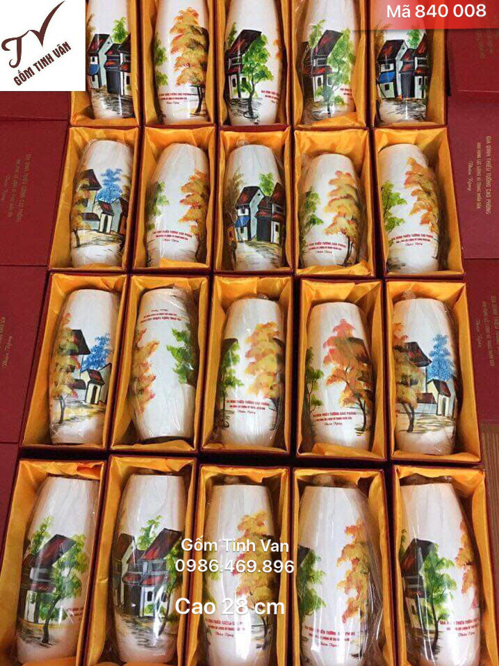 Lọ hoa, bình bông gốm sơn mài, mã 840008, màu trắng vẽ cảnh phố cổ, làng quê, in logo công ty, cao 28 cm, hộp si đỏ lót lụa vàng, gốm sứ bát tràng, tinh vân