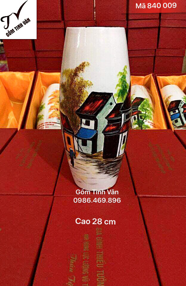 Lọ hoa, bình bông gốm sơn mài, mã 840009, màu trắng vẽ cảnh phố cổ, làng quê, in logo công ty, cao 28 cm, hộp si đỏ lót lụa vàng, gốm sứ bát tràng, tinh vân