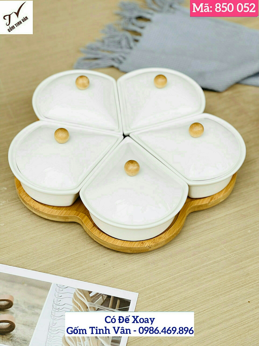 Khay mứt tết, giá cho 100 bộ trở lên, nhận in logo theo yêu cầu, hộp đưng bánh kẹo, khay đồ ăn suất, mã 850052, có nắp, đế gỗ xoay, men trắng, in logo thương hiệu công ty làm quà tặng, quà biếu đẹp, , gốm sứ bát tràng tinh vân