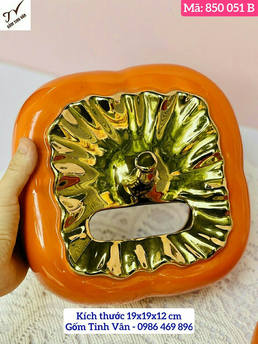 Hộp đựng giấy ăn, dáng trái hồng, mã 850051B, chất liệu gốm sứ, kích thước 19x19x12 cm, men màu cam, nắp phủ vàng cao cấp, quà tặng, biếu tết in logo, gốm tinh vân