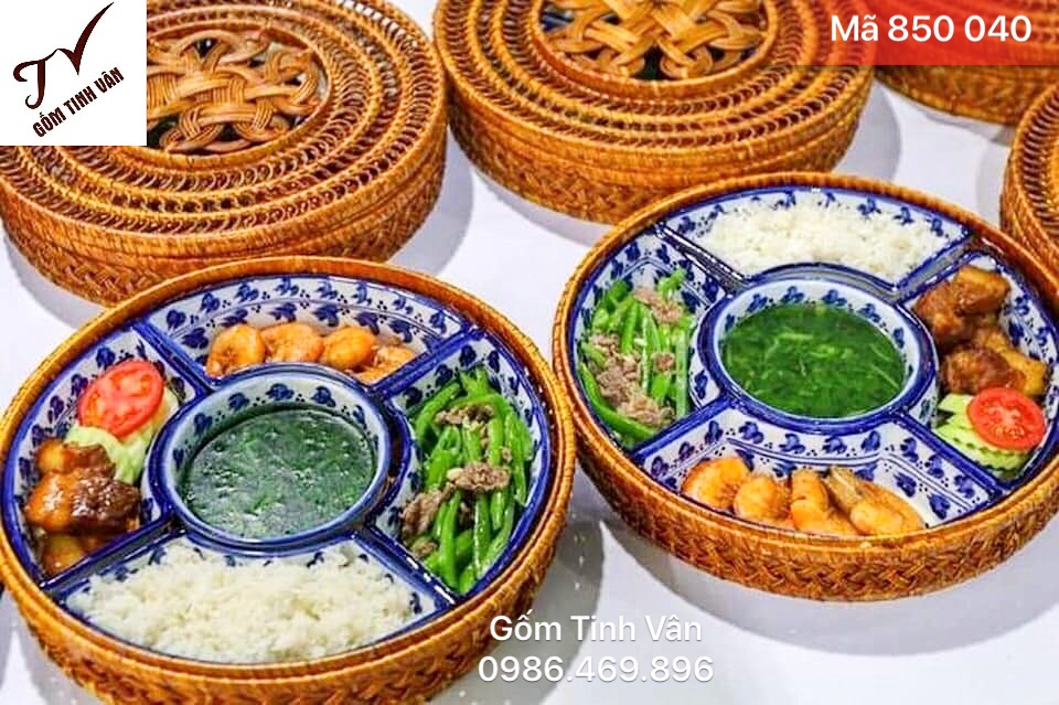 Set 4 bộ khay đựng suất ăn, quà tết in logo, mã 850040, đk 28 cm, cao 7 cm, gốm sứ bát tràng, vẽ hoa xanh lam truyền thống, gốm tinh vân