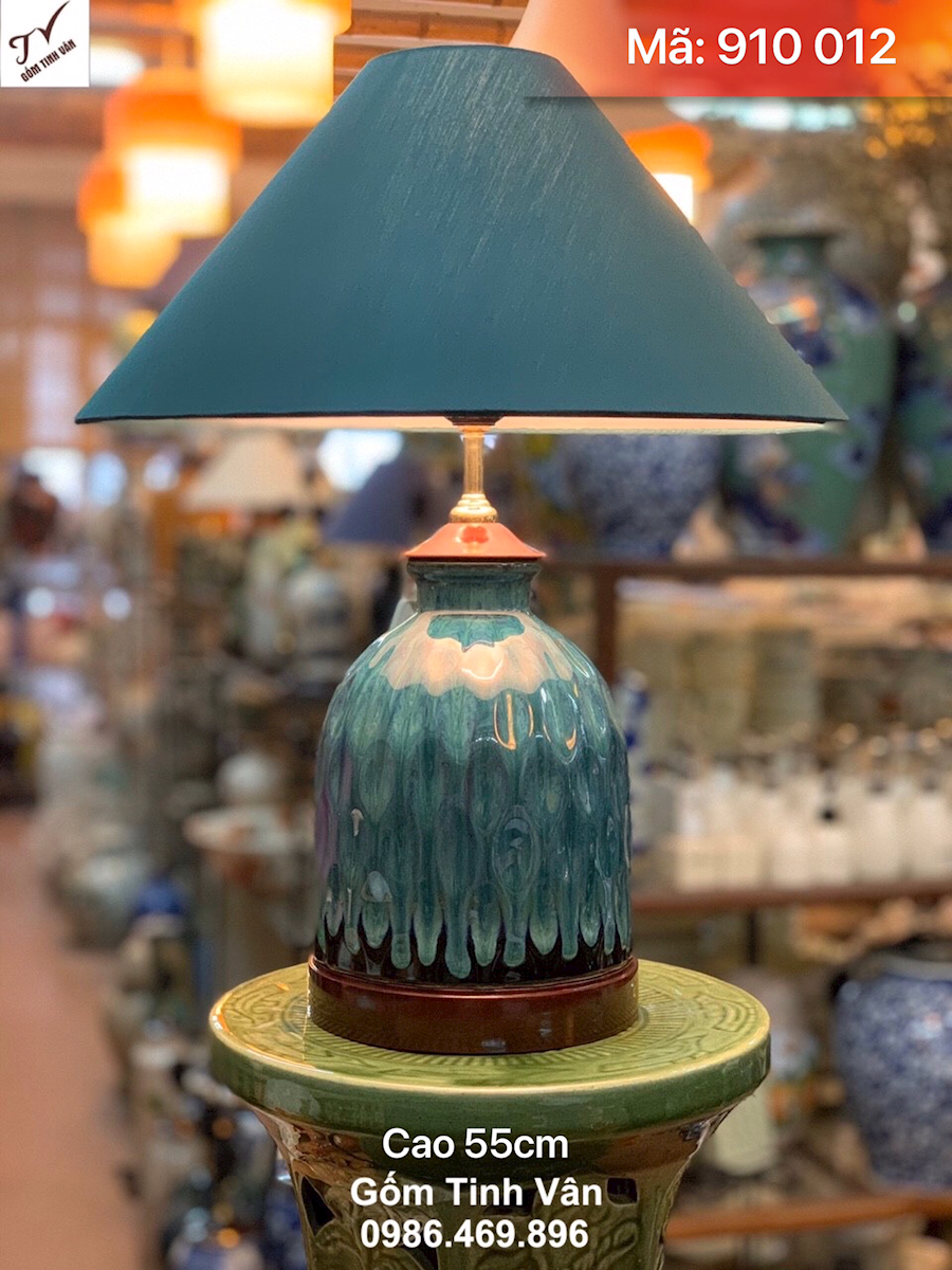 Đèn ngủ để bàn sang trọng, mã 910012, cao 55 cm, chân đèn gốm sứ men xanh hoả biến, chụp đèn tông màu xanh rêu nhã nhặn ấm cúng, đèn ngủ gốm bát tràng tinh vân