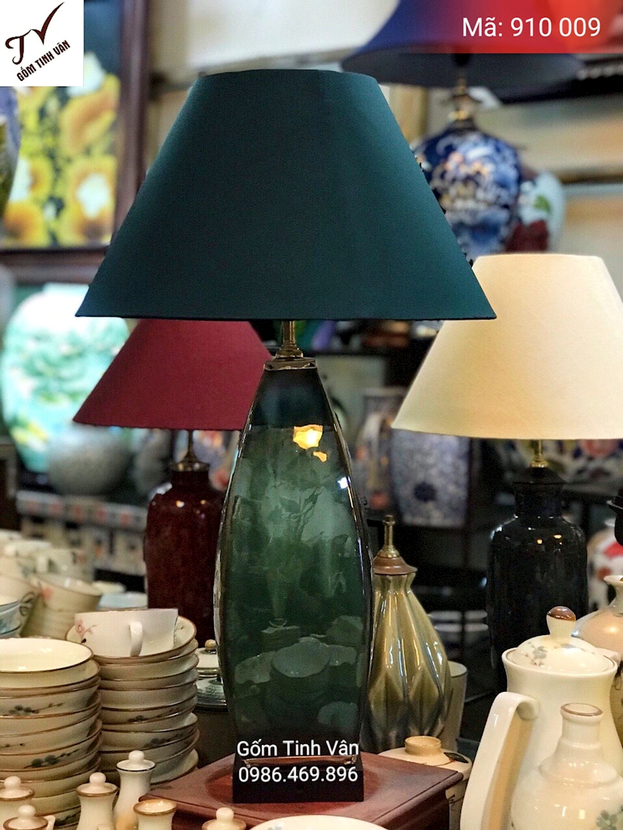 Đèn ngủ để bàn, mã 910009, chân gốm sứ màu xanh rêu đậm dáng trụ thẳng ko hoạ tiết, cao 65 cm, chụp đèn xanh rêu, gốm sứ bát tràng, tinh vân